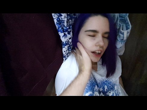 ❤️ Ya sami kanwata a cikin kabad ya taimaka mata ❤️ Batsa na Gida ☑